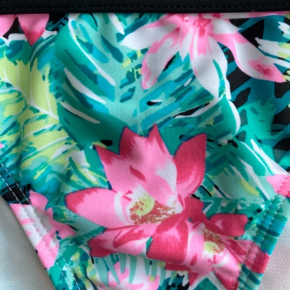 🍍Floral Low Rise Bikini Bottom from Xhilaration - Picture 5 of 11